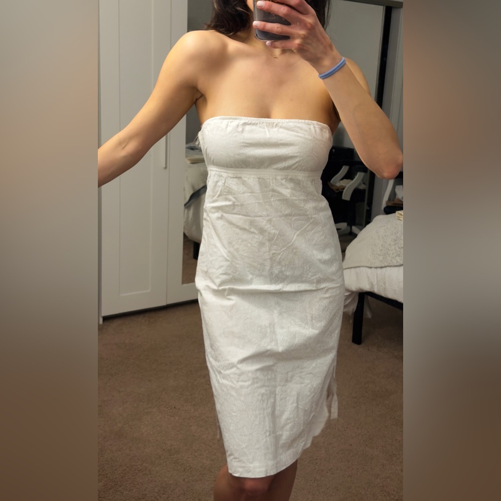 Elegant White Strapless Dress